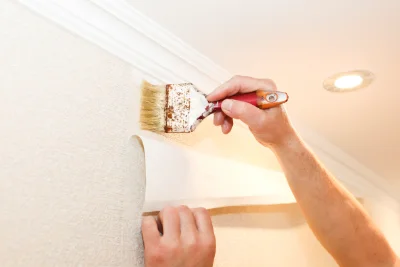 Pose de papier peint à Schœnenbourg — revêtements muraux et toiles de verre